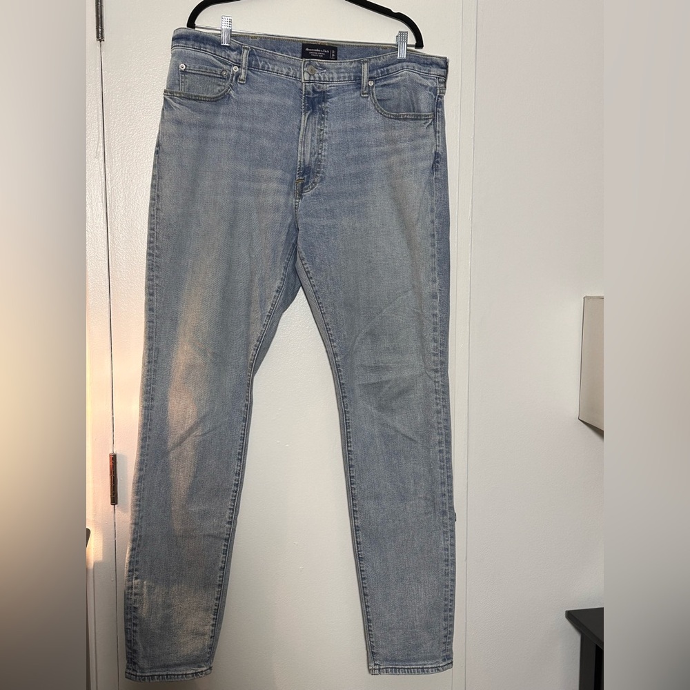 Abercrombie & Fitch Men's Signature Stretch Athletic Slim Jeans